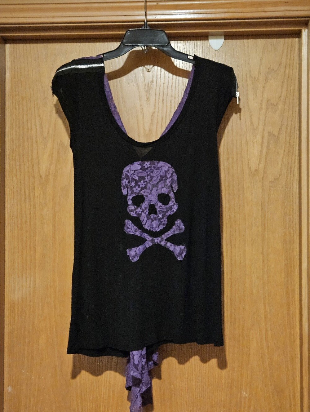 Sweet Love: Black Women's Skull Graphic Tank Top with Purple Accent